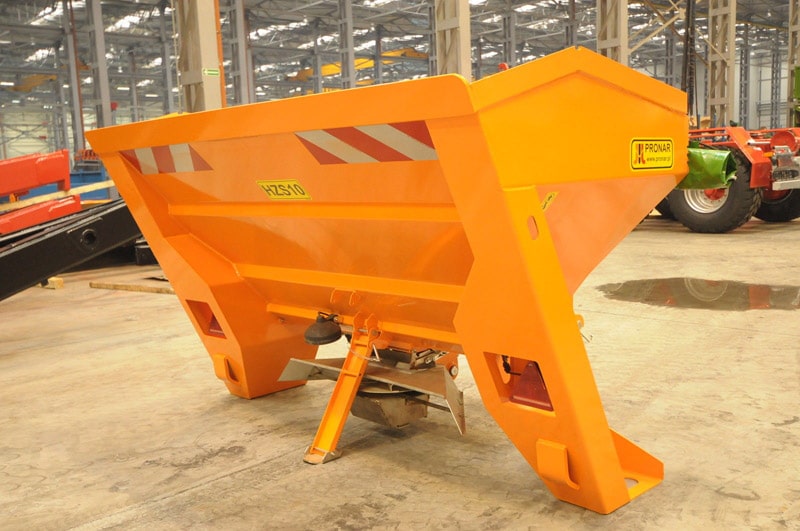 Pronar HZS10 cubic meter self-loading gritter