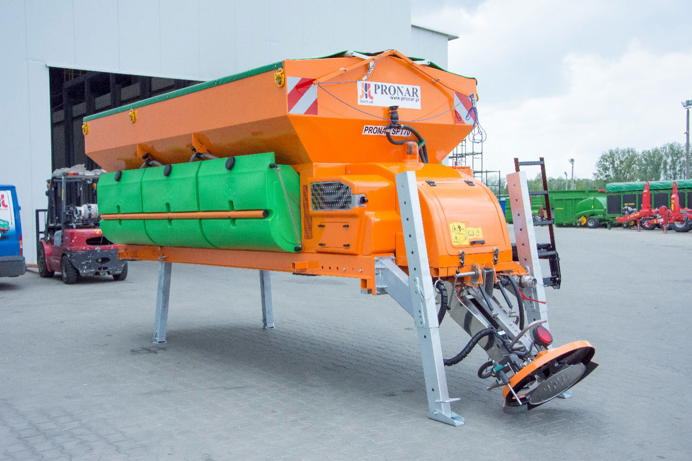 Pronar lorry body (or pickup) demountable road grit salt spreader/gritter